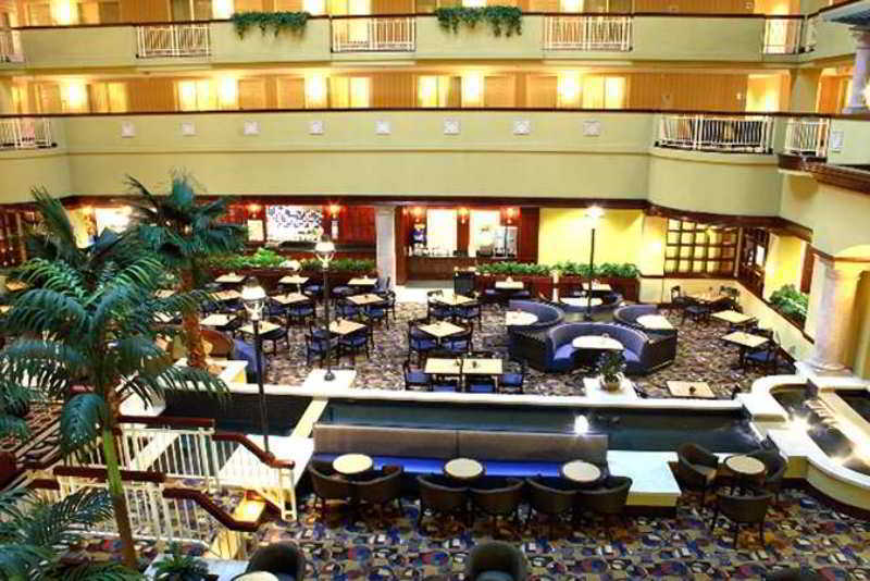 Embassy Suites By Hilton Ларедо Экстерьер фото